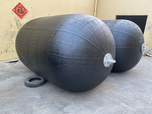 Ontwerpdruk 0,05-0,08 MPa Pneumatische rubberen fender Sling Type Gemakkelijk te installeren Geschikt voor scheepsboordoperaties