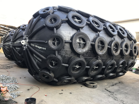 Zwarte die Pneumatische Rubberstootkussens drijven