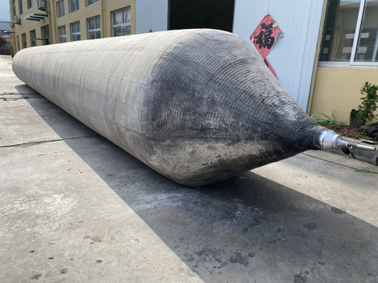 De Opheffende Luchtkussens die van de schipboot de Rubberredding van Bergingsluchtkussens vlot krijgen