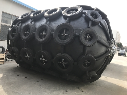 Hoge efficiëntie Yokohama rubber fender met 50 kPa druk voor houten palletpakket