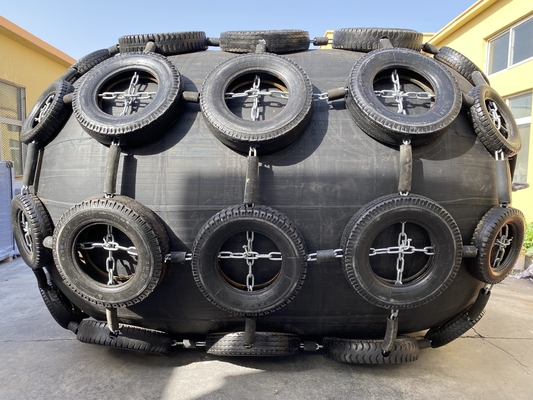 Gepersonaliseerde doorsnede en lengte pneumatische rubber fender met 10 jaar levensduur