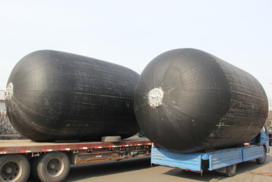 Pneumatische rubberfender zonder keten van schip tot schip banden netto diameter 300-4700 mm voor verschillende schepen