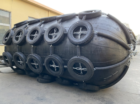 ISO17357 Aanleggende het Dokbumpers van Marine Pneumatic Rubber Fenders Ship