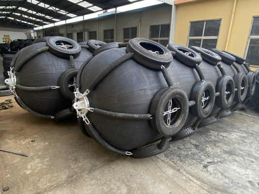 Het gegalvaniseerde Rubberstootkussen 80kpa Pneumatische Yokohama Marine Fenders van het Toebehorenschip