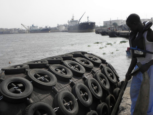 Van de Stootkussensmarine rubber 0.05mpa Yokohama van de slinger het Opblaasbare Boot Pneumatische Stootkussen