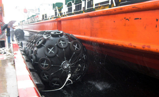 50kPa Boot die van het schip de Rubberstootkussen ISO 17357 de Drijvende Stootkussens van Yokohama dokken