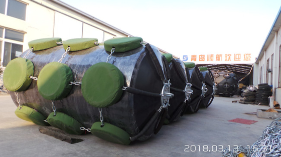 Type van de Schepenketting van EVA Foam Fender Floating Cell het Kleurrijke Polyure van de neveldeklaag