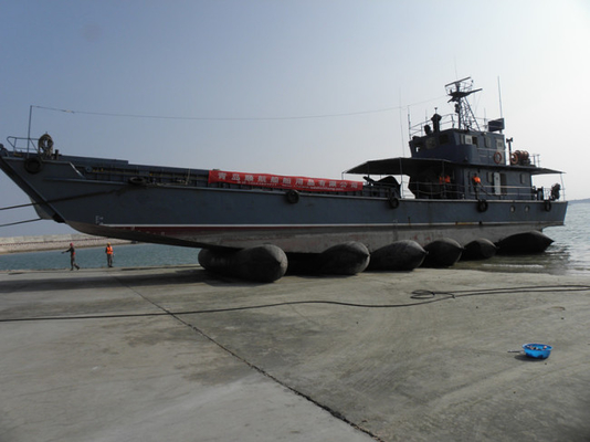 Aak die Opblaasbaar Rubberluchtkussen Marine Lifting Pneumatic Airbag dokken